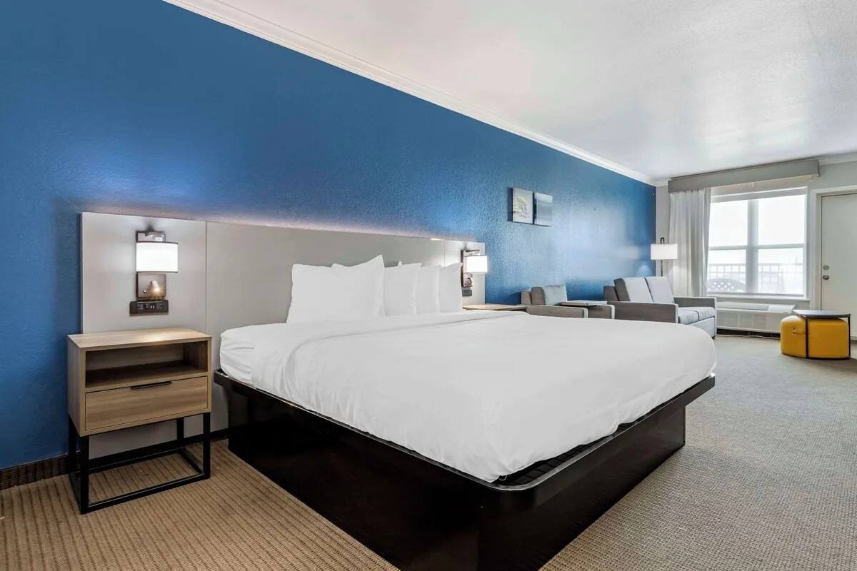Comfort Inn & Suites Galveston Central Island near Pier