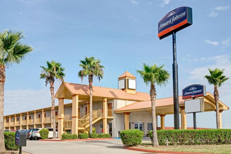 Howard Johnson by Wyndham Galveston